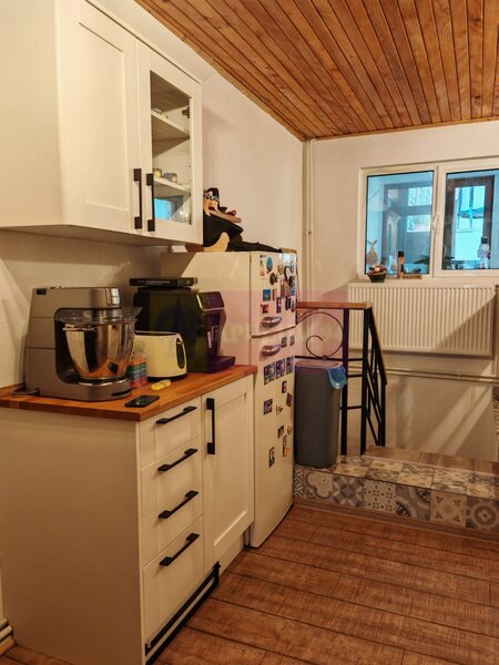 Apartament cu 4 camere de vanzare in Busteni