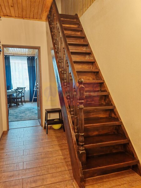 Apartament cu 4 camere de vanzare in Busteni